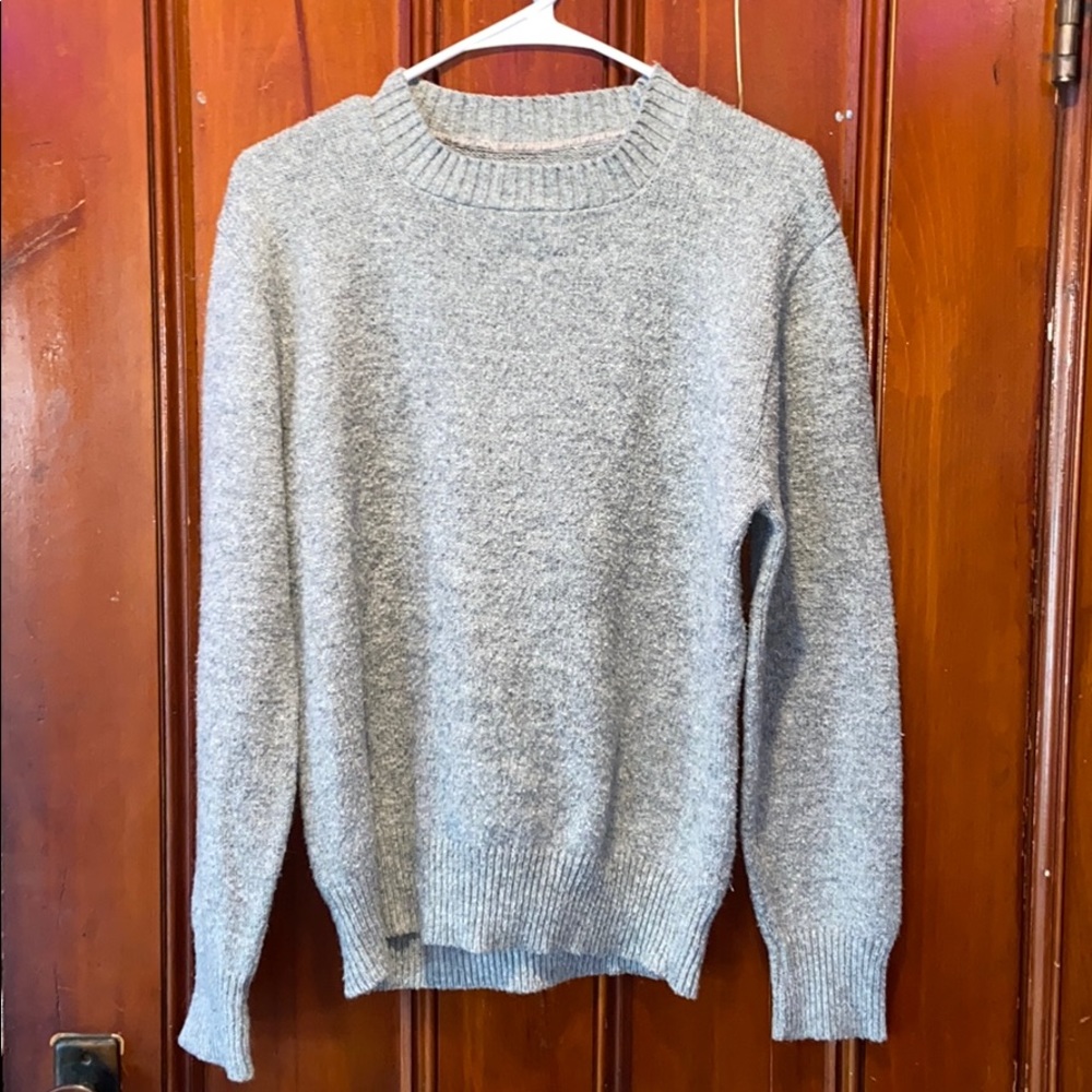 Basic grey sweater